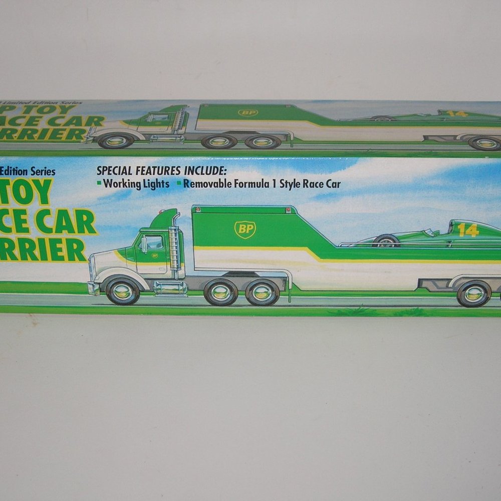 1993 AUTHENTIC LIMITED EDITION BP GAS STATION TOY RACE CAR CARRIER TOY TRUCK 25